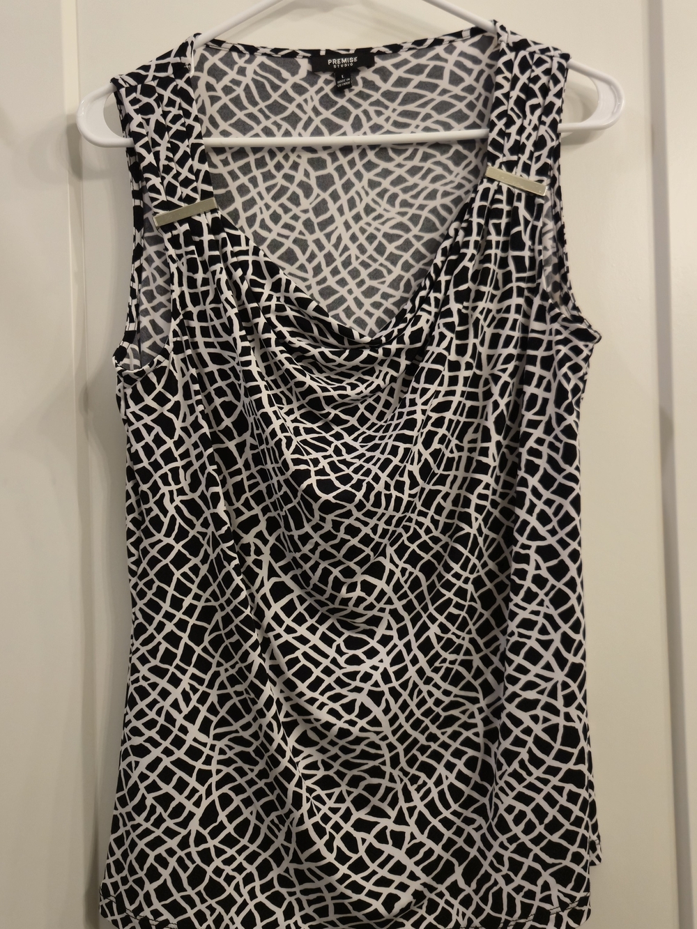 Premise Black and White Cowl Neck Sleeveless Top Lg